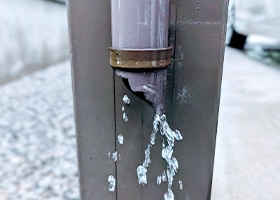 雨樋の歪み・割れ